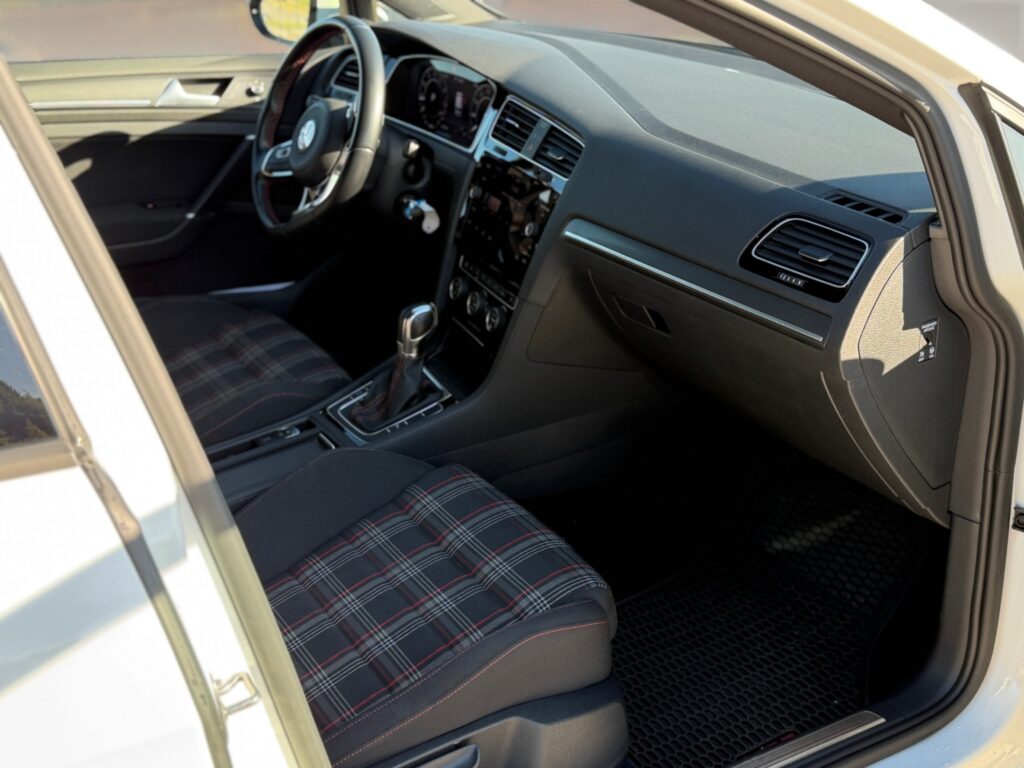 Volkswagen Golf VII GTI