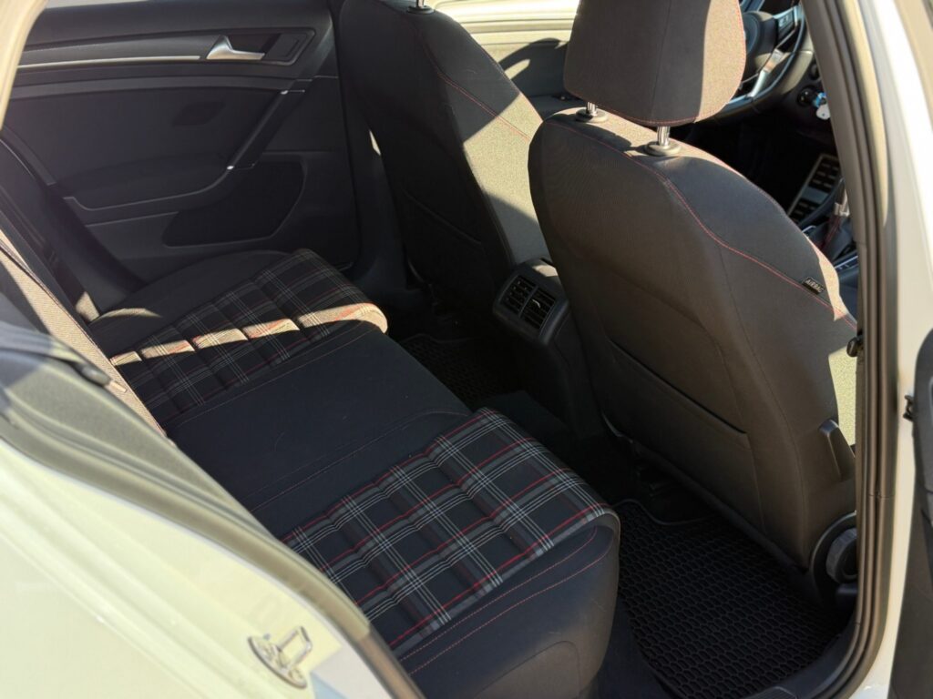 Volkswagen Golf VII GTI